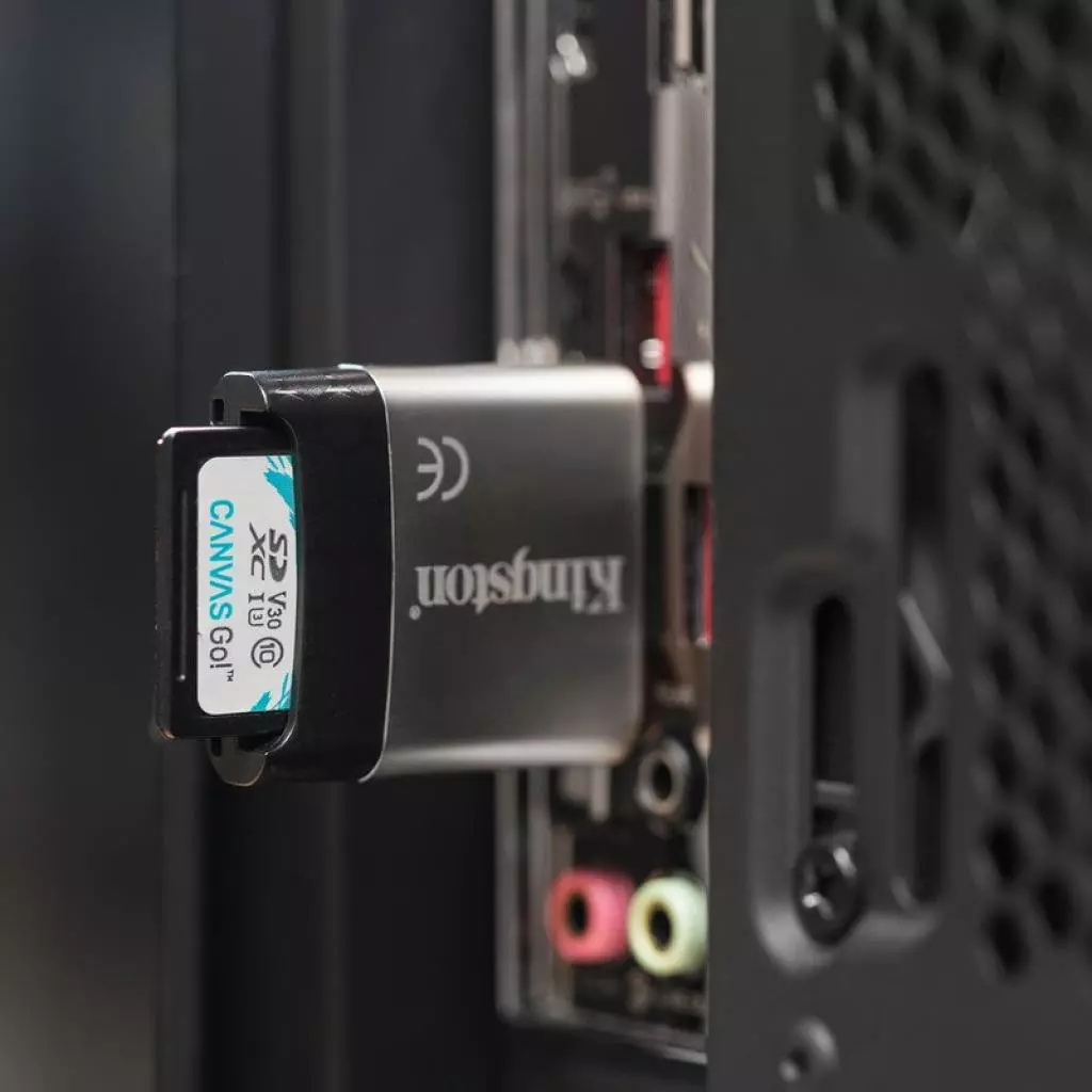 Карта памяти Kingston 256GB SDXC class 10 UHS-I U3 (SDG/256GB) - 4 Карта памяти Kingston 256GB SDXC class 10 UHS-I U3 (SDG/256GB) - 4