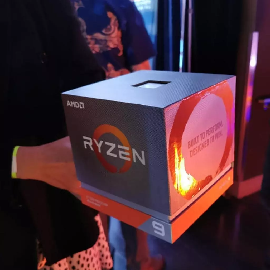 Процессор AMD Ryzen 9 3900X (100-100000023BOX) - 3 Процессор AMD Ryzen 9 3900X (100-100000023BOX) - 3