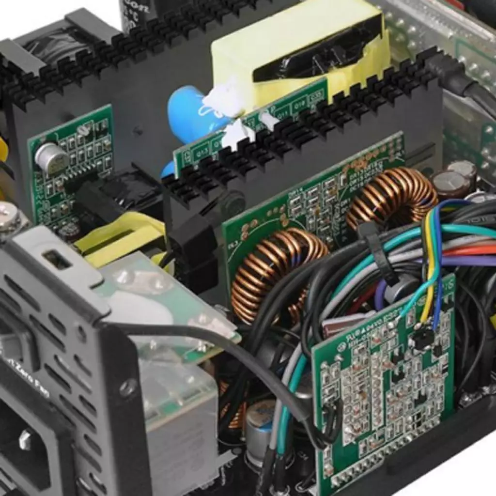 Блок питания ThermalTake 750W Grand (PS-TPG-0750FPCGEU-R) - 7 Блок питания ThermalTake 750W Grand (PS-TPG-0750FPCGEU-R) - 7