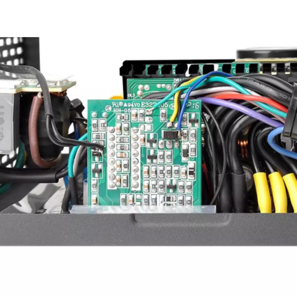 Блок питания ThermalTake 750W Grand (PS-TPG-0750FPCGEU-R) - 8 Блок питания ThermalTake 750W Grand (PS-TPG-0750FPCGEU-R) - 8