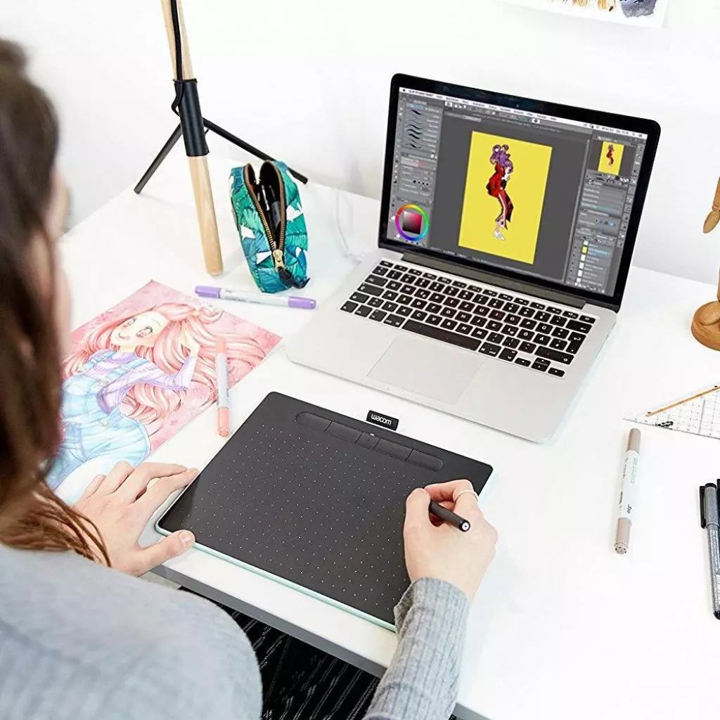 Графический планшет Wacom Intuos M Bluetooth pistachio (CTL-6100WLE-N) - 9 Графический планшет Wacom Intuos M Bluetooth pistachio (CTL-6100WLE-N) - 9