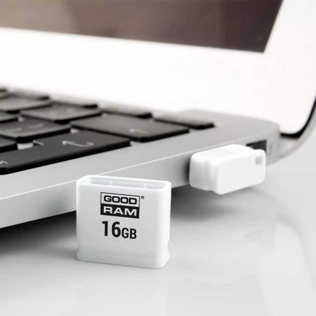 USB флеш накопитель Goodram 32GB Piccolo White USB 2.0 (UPI2-0320W0R11) - 2 USB флеш накопитель Goodram 32GB Piccolo White USB 2.0 (UPI2-0320W0R11) - 2
