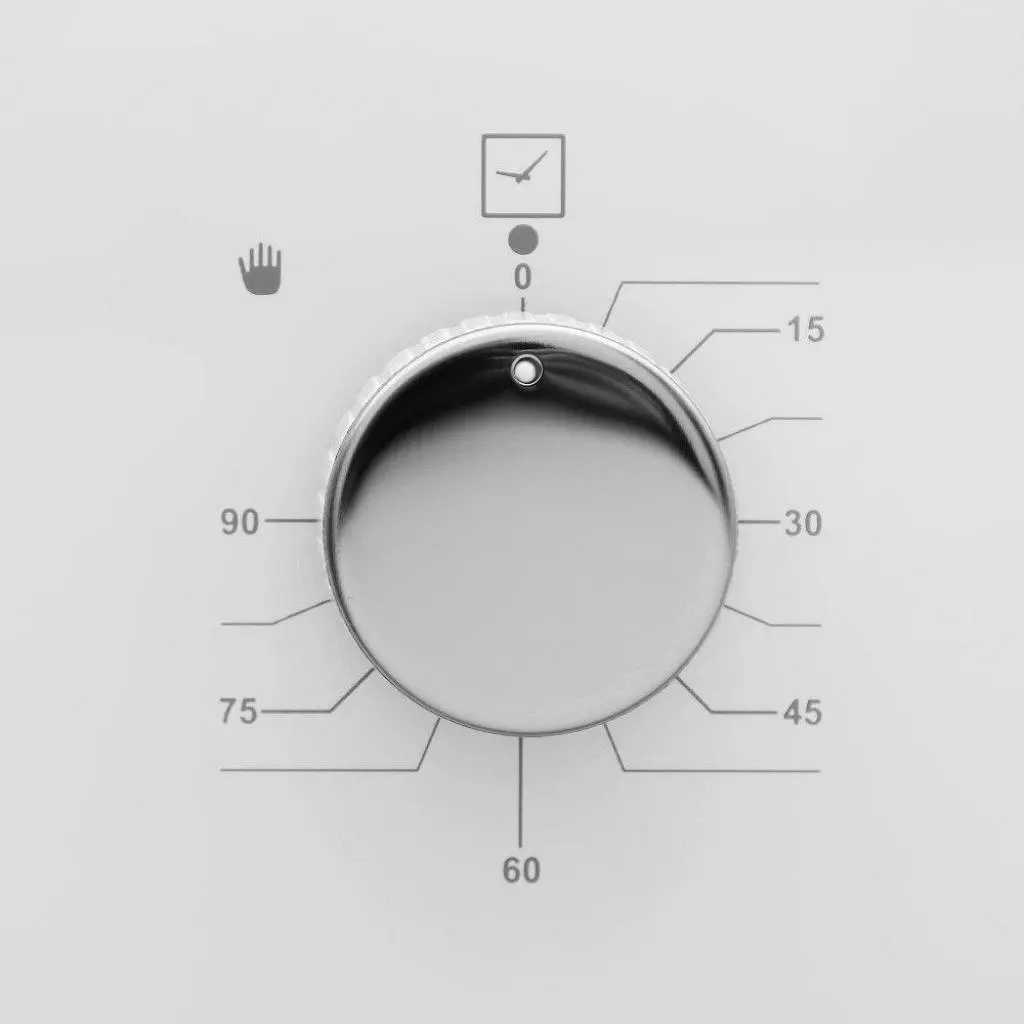 Духовой шкаф Minola OE 6615 WH - 4