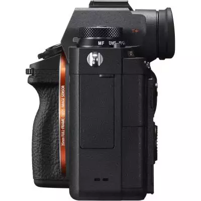 Цифровой фотоаппарат Sony Alpha 9 body black (ILCE9.CEC) - 6 Цифровой фотоаппарат Sony Alpha 9 body black (ILCE9.CEC) - 6