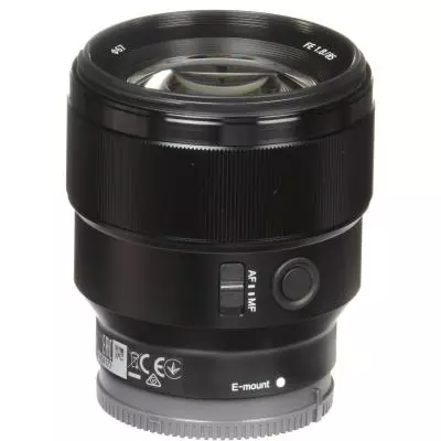 Объектив Sony 85mm f/1.8 для камер NEX FF (SEL85F18.SYX) - 5 Объектив Sony 85mm f/1.8 для камер NEX FF (SEL85F18.SYX) - 5