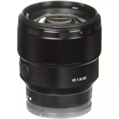 Объектив Sony 85mm f/1.8 для камер NEX FF (SEL85F18.SYX) - 6 Объектив Sony 85mm f/1.8 для камер NEX FF (SEL85F18.SYX) - 6