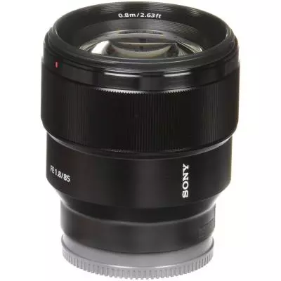 Объектив Sony 85mm f/1.8 для камер NEX FF (SEL85F18.SYX) - 7 Объектив Sony 85mm f/1.8 для камер NEX FF (SEL85F18.SYX) - 7