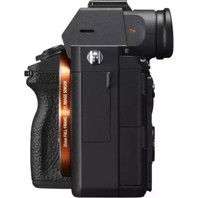 Цифровой фотоаппарат Sony Alpha 7R Mark 3 body black (ILCE7RM3B.CEC) - 5 Цифровой фотоаппарат Sony Alpha 7R Mark 3 body black (ILCE7RM3B.CEC) - 5