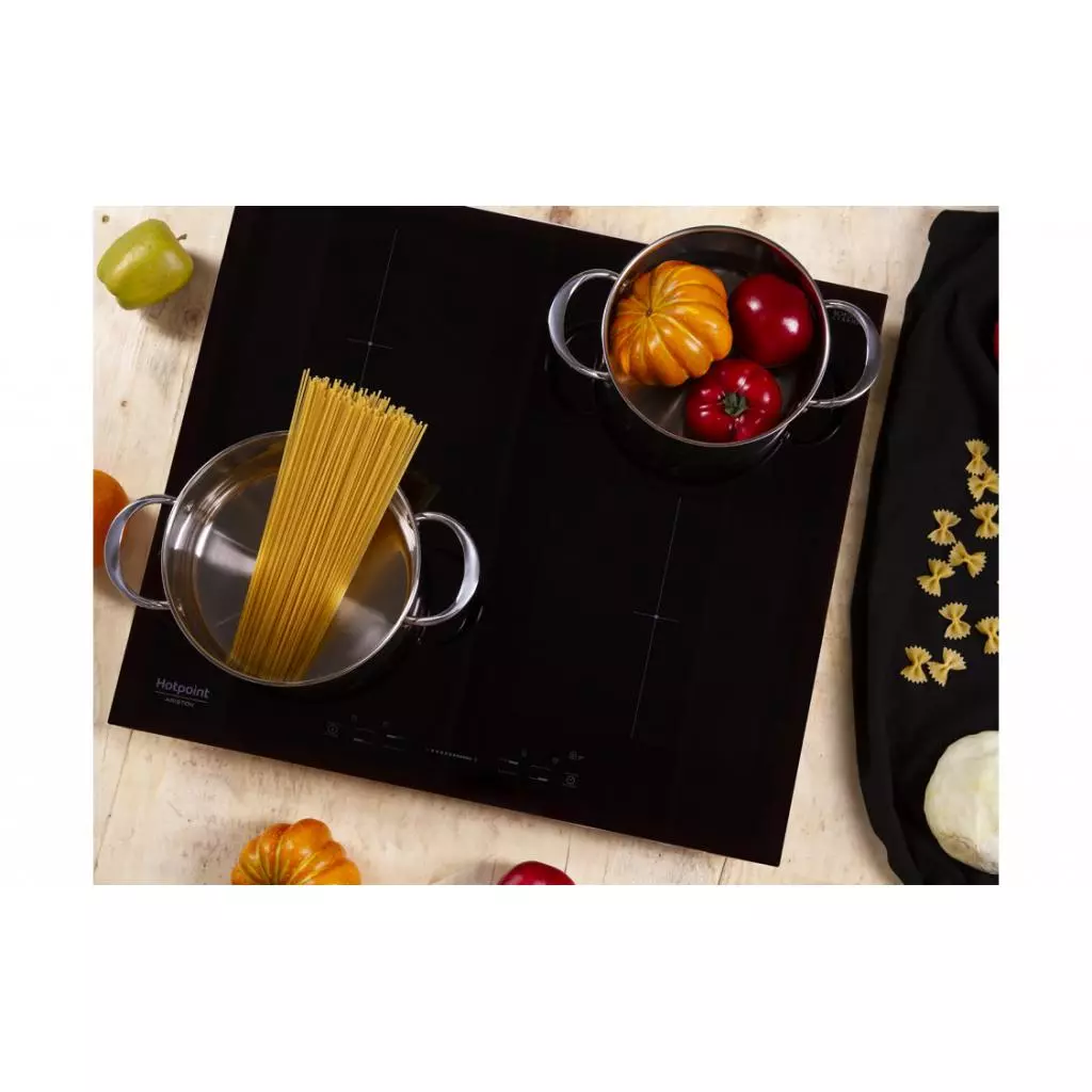 Варочная поверхность Hotpoint-Ariston KIS 640 B - 4 Варочная поверхность Hotpoint-Ariston KIS 640 B - 4