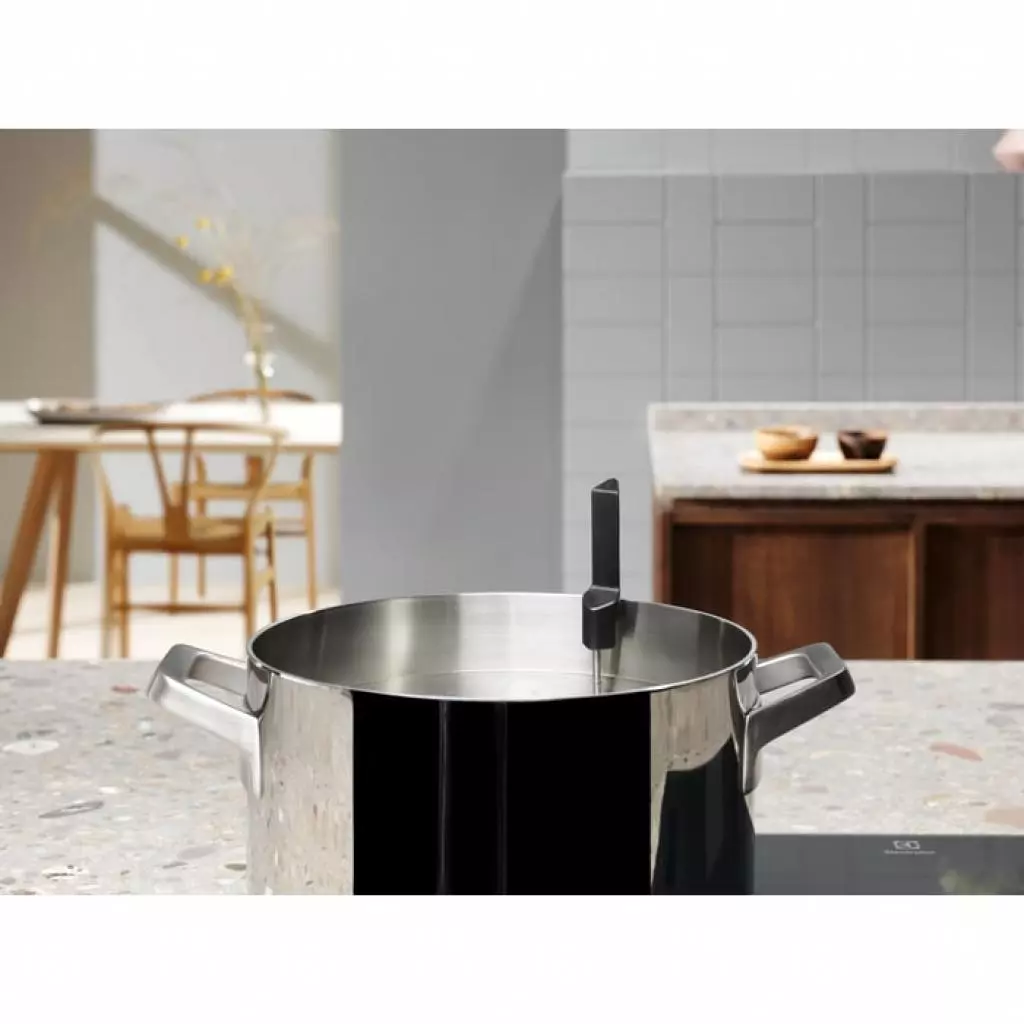 Варочная поверхность Electrolux EIS8648 - 7 Варочная поверхность Electrolux EIS8648 - 7