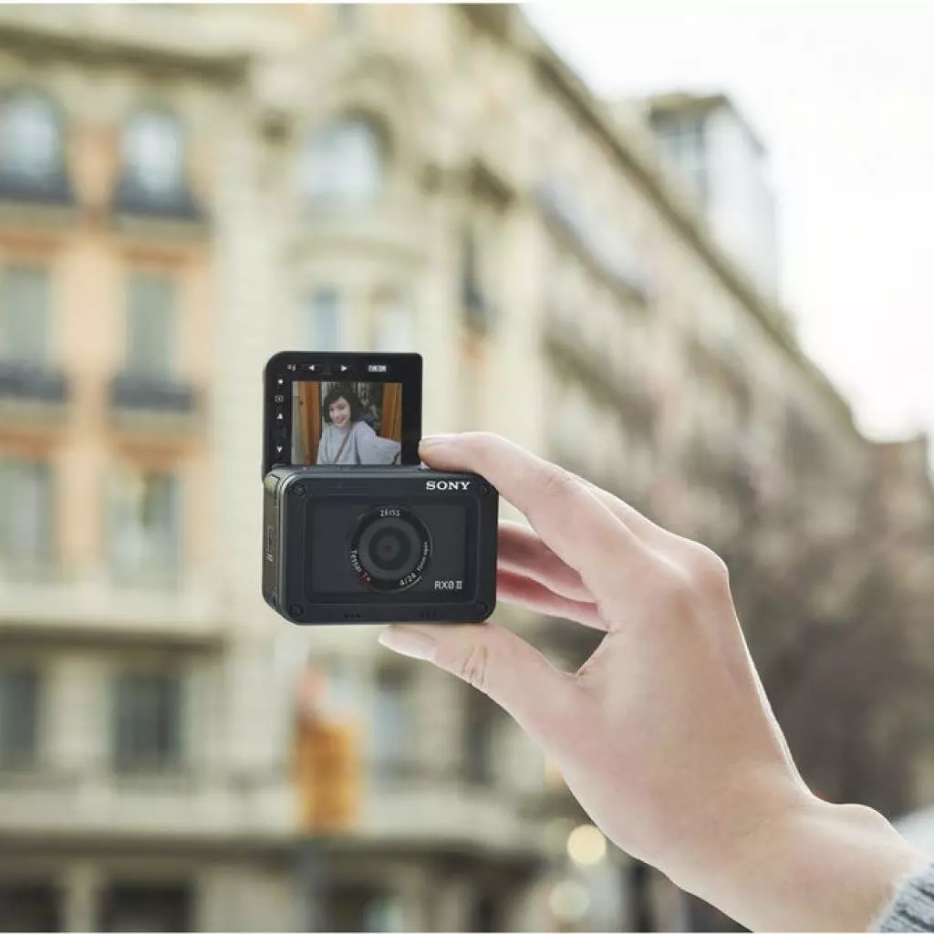 Цифровой фотоаппарат Sony Cyber-Shot RX0 (DSCRX0.CEE) - 3