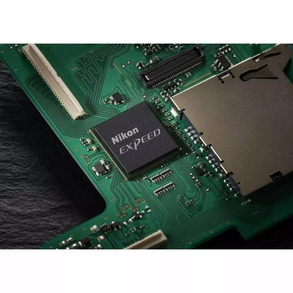 Цифровой фотоаппарат Nikon D7500 body (VBA510AE) - 5