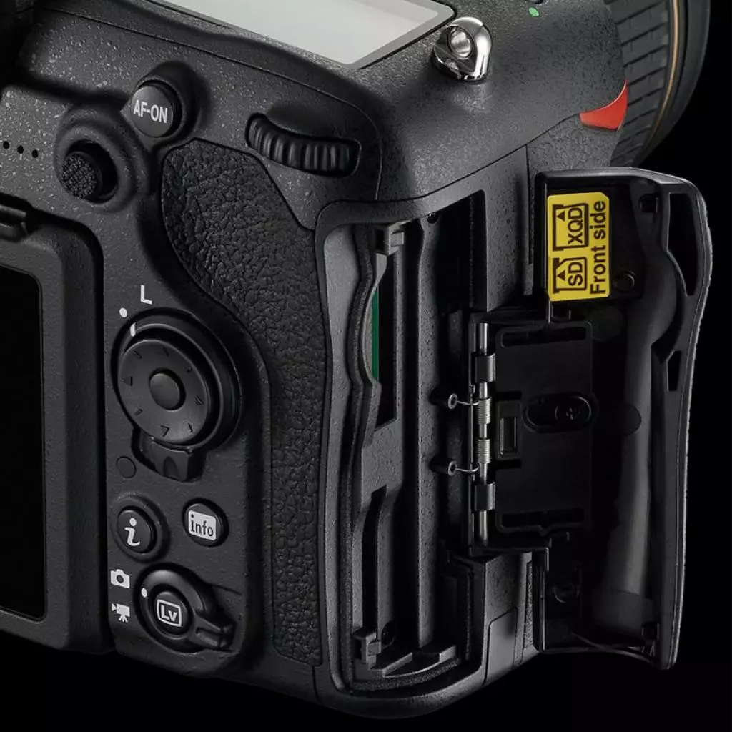 Цифровой фотоаппарат Nikon D500 Body (VBA480AE) - 4 Цифровой фотоаппарат Nikon D500 Body (VBA480AE) - 4