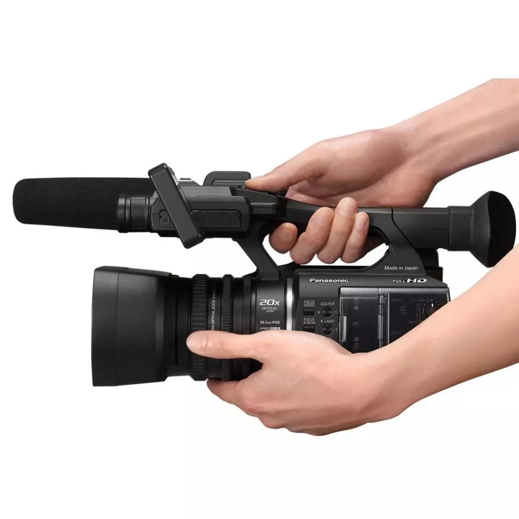 Цифровая видеокамера Panasonic AG-AC30EJ - 4 Цифровая видеокамера Panasonic AG-AC30EJ - 4