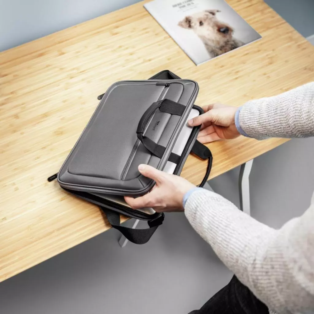 Сумка для ноутбука Trust 15.6" York Hardcase Sleeve (23298) - 5 Сумка для ноутбука Trust 15.6" York Hardcase Sleeve (23298) - 5