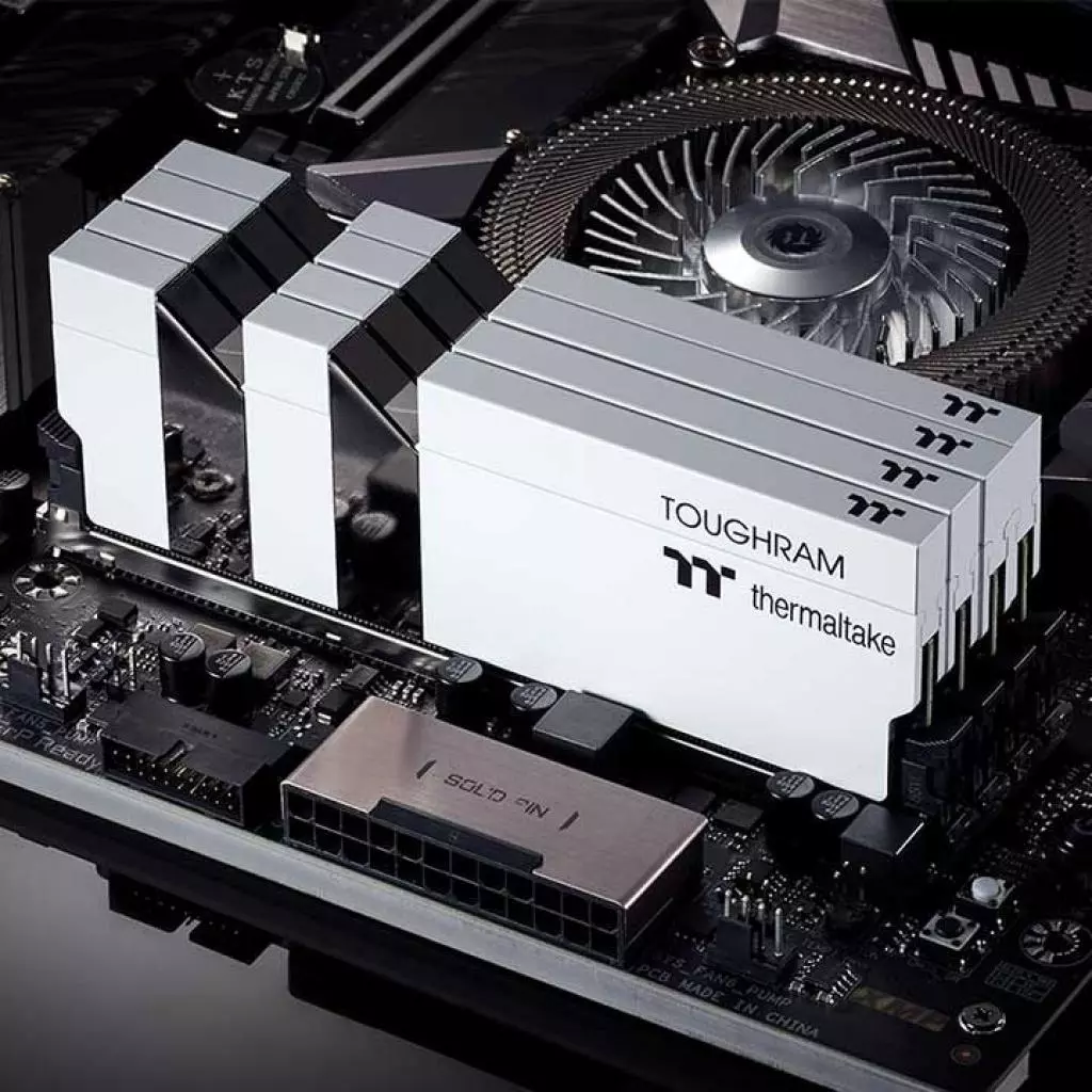 Модуль памяти для компьютера DDR4 16GB (2x8GB) 3200 MHz Toughram White ThermalTake (R020D408GX2-3200C16A) - 1 Модуль памяти для компьютера DDR4 16GB (2x8GB) 3200 MHz Toughram White ThermalTake (R020D408GX2-3200C16A) - 1
