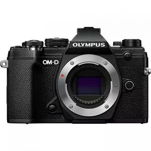 Цифровой фотоаппарат Olympus E-M5 mark III Body black (V207090BE000)