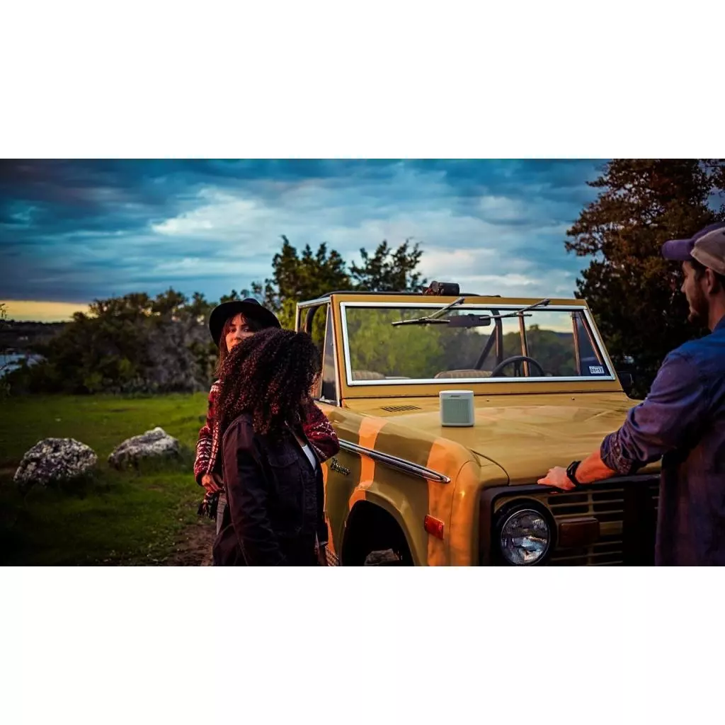 Акустическая система Bose SoundLink Colour Bluetooth Speaker II White (752195-0200) - 6 Акустическая система Bose SoundLink Colour Bluetooth Speaker II White (752195-0200) - 6