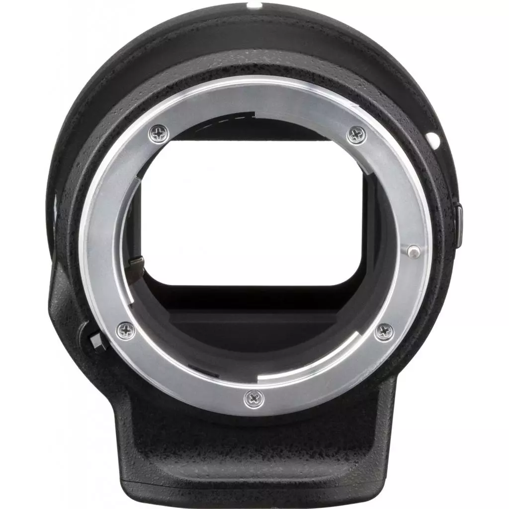 Цифровой фотоаппарат Nikon Z5 + FTZ Adapter Kit (VOA040K002) - 7 Цифровой фотоаппарат Nikon Z5 + FTZ Adapter Kit (VOA040K002) - 7