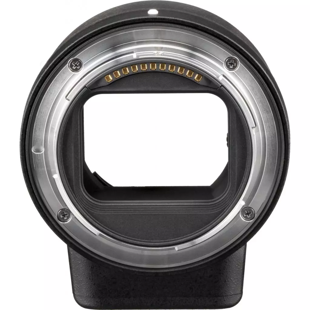 Цифровой фотоаппарат Nikon Z5 + FTZ Adapter Kit (VOA040K002) - 8 Цифровой фотоаппарат Nikon Z5 + FTZ Adapter Kit (VOA040K002) - 8