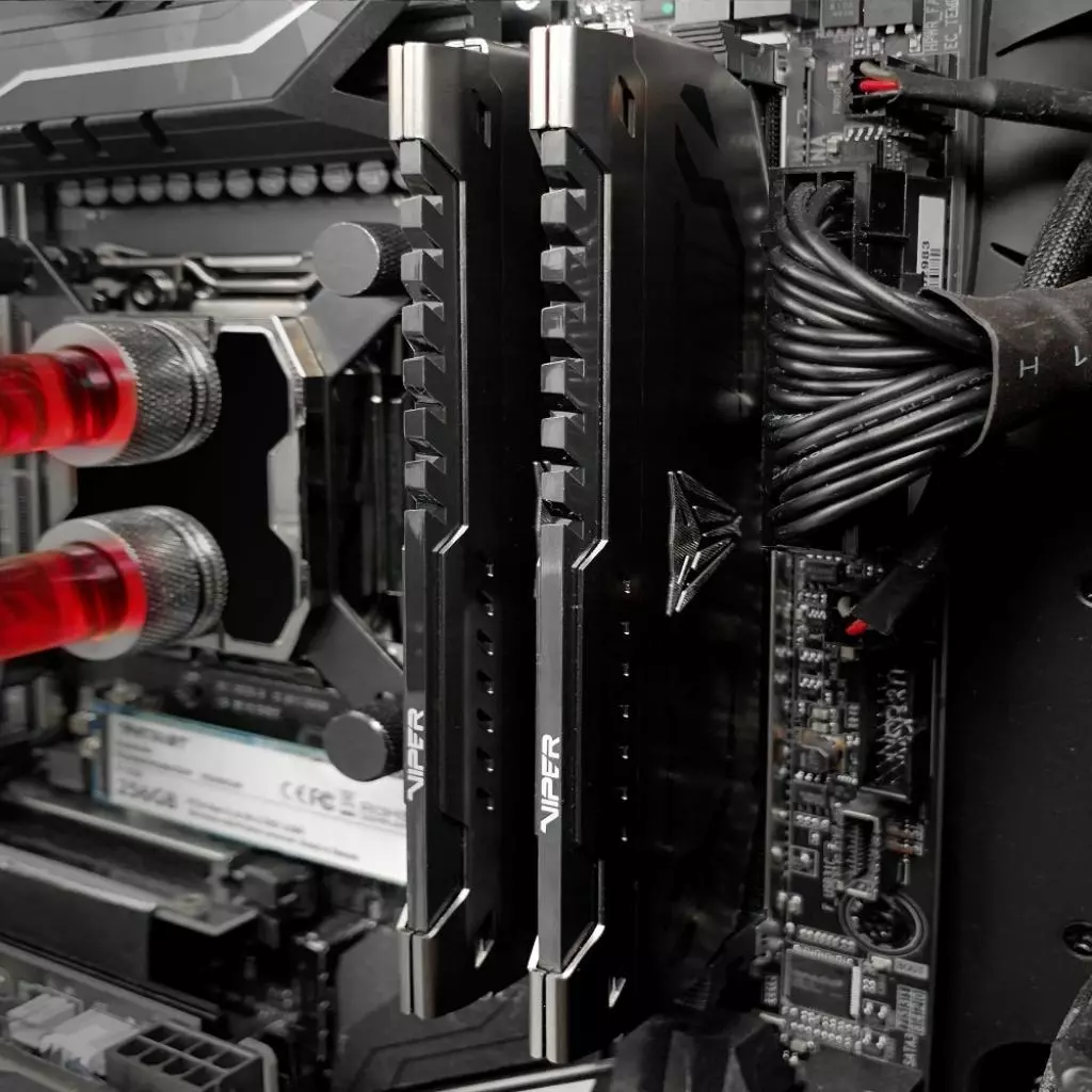 Модуль памяти для компьютера DDR4 16GB (2x8GB) 4000 MHz Viper Steel Patriot (PVS416G400C9K) - 5 Модуль памяти для компьютера DDR4 16GB (2x8GB) 4000 MHz Viper Steel Patriot (PVS416G400C9K) - 5