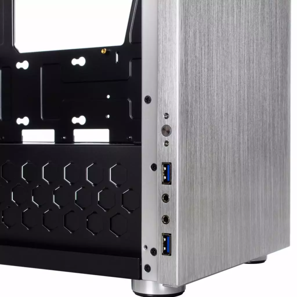 Корпус Qube QBC3M_WSNU3 - 3 Корпус Qube QBC3M_WSNU3 - 3