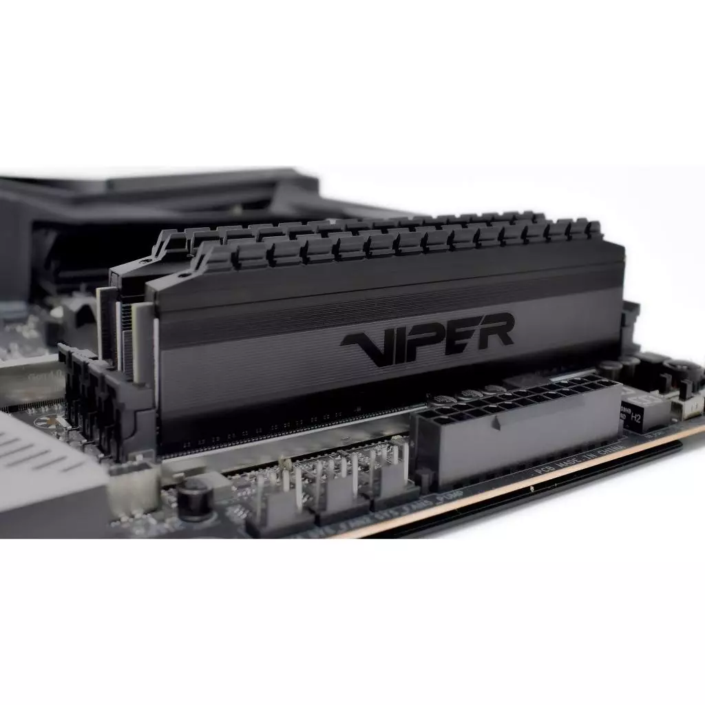 Модуль памяти для компьютера DDR4 8GB (2x4GB) 3000 MHz Viper 4 Blackout Patriot (PVB48G300C6K) - 2 Модуль памяти для компьютера DDR4 8GB (2x4GB) 3000 MHz Viper 4 Blackout Patriot (PVB48G300C6K) - 2