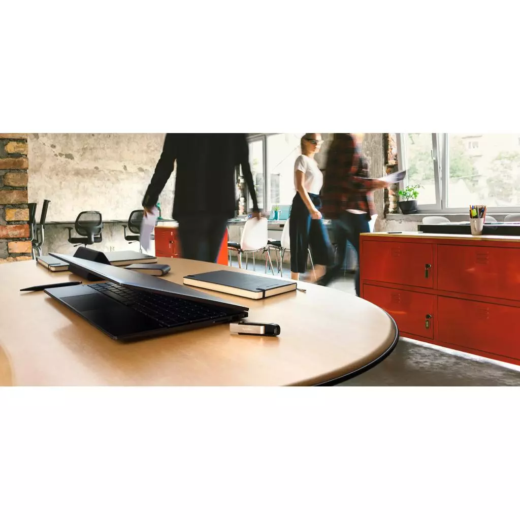 USB флеш накопитель SanDisk 256GB Extreme Go USB 3.2 (SDCZ810-256G-G46) - 4 USB флеш накопитель SanDisk 256GB Extreme Go USB 3.2 (SDCZ810-256G-G46) - 4