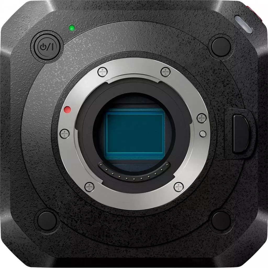 Цифровая видеокамера Panasonic Lumix BGH-1 (DC-BGH1EE) - 1 Цифровая видеокамера Panasonic Lumix BGH-1 (DC-BGH1EE) - 1