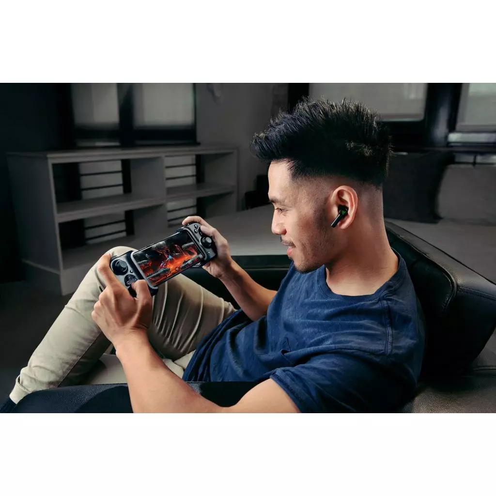 Геймпад Razer Kishi for iOS Black (RZ06-03360100-R3M1) - 2 Геймпад Razer Kishi for iOS Black (RZ06-03360100-R3M1) - 2