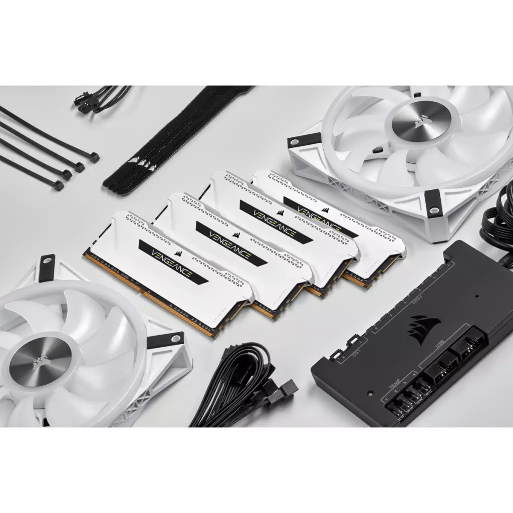 Модуль памяти для компьютера DDR4 16GB (2x8GB) 3600 MHz Dominator Platinum RGB White Corsair (CMT16GX4M2C3600C18W) - 4 Модуль памяти для компьютера DDR4 16GB (2x8GB) 3600 MHz Dominator Platinum RGB White Corsair (CMT16GX4M2C3600C18W) - 4