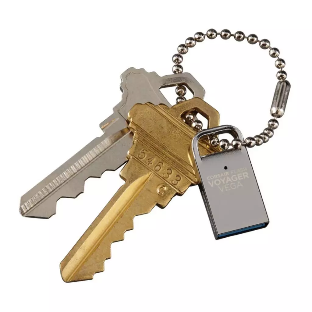 USB флеш накопитель Corsair 32GB Voyager Vega USB 3.0 (CMFVV3-32GB) - 3 USB флеш накопитель Corsair 32GB Voyager Vega USB 3.0 (CMFVV3-32GB) - 3