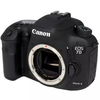 Цифровой фотоаппарат Canon EOS 7D Mark II Body (9128B038)