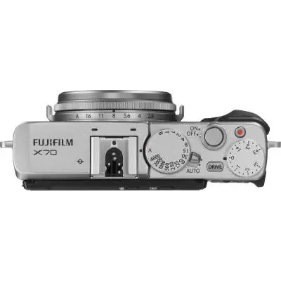 Цифровой фотоаппарат Fujifilm FinePix X70 Silver (16499124) - 3