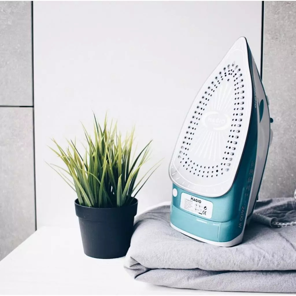 Утюг Magio МG-541 - 3 Утюг Magio МG-541 - 3