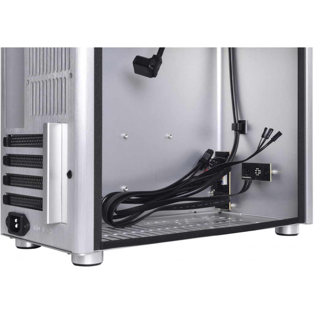 Корпус Qube QBV9M_WS6U3 - 9