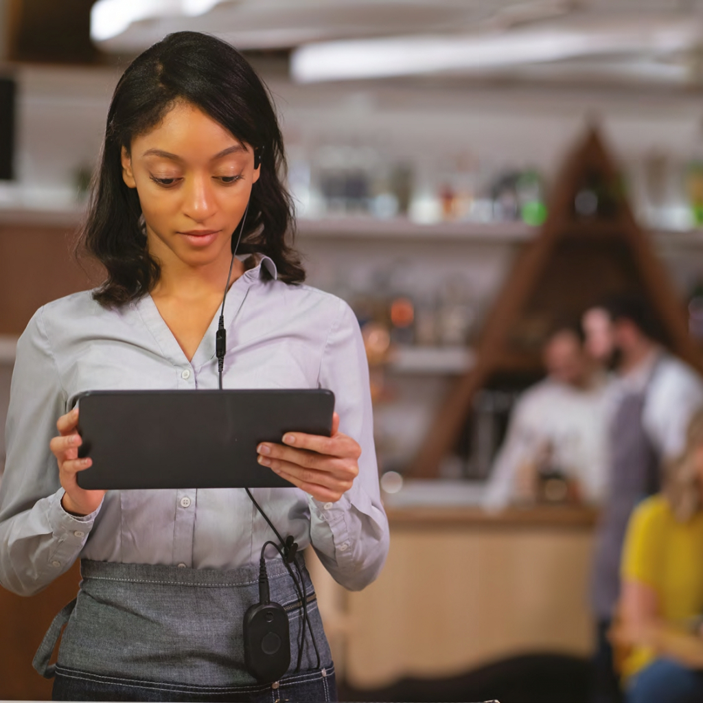 Портативная рация Motorola CLP446E 0.5W PMR446 MODEL EMEA (CLP0166BHLAA) - 3